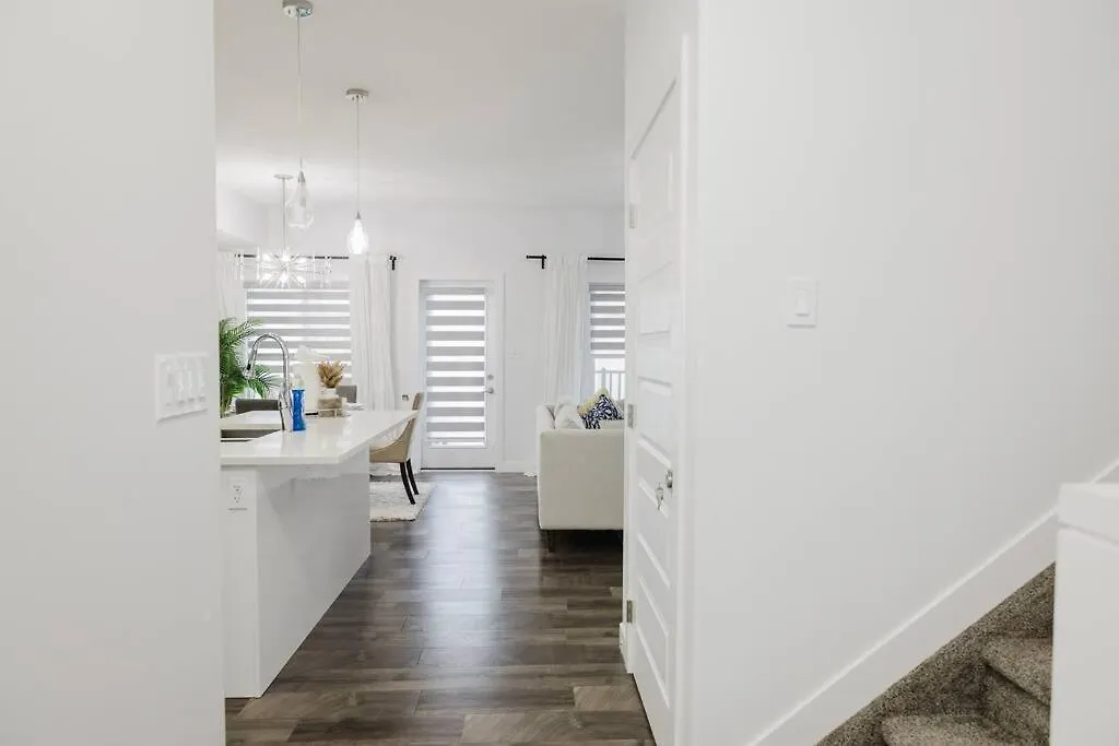 Holiday home Executive Modern Family Haven For Short Stays Edmonton
