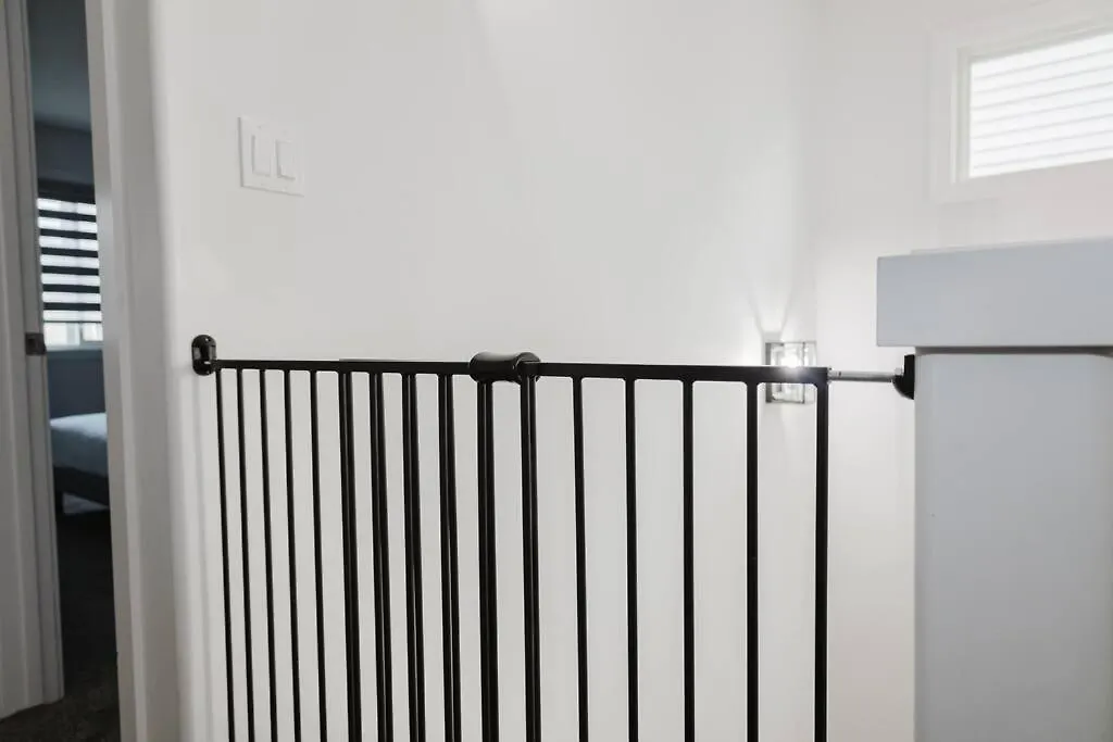 Executive Modern Family Haven For Short Stays Edmonton Canada
