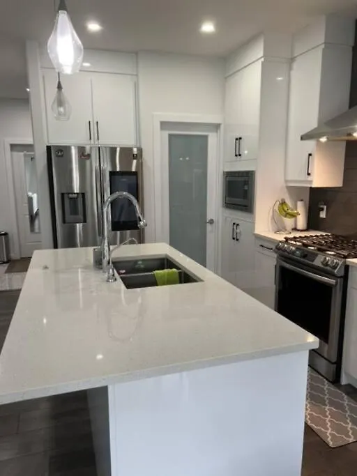 Executive Modern Family Haven For Short Stays Edmonton 0*,