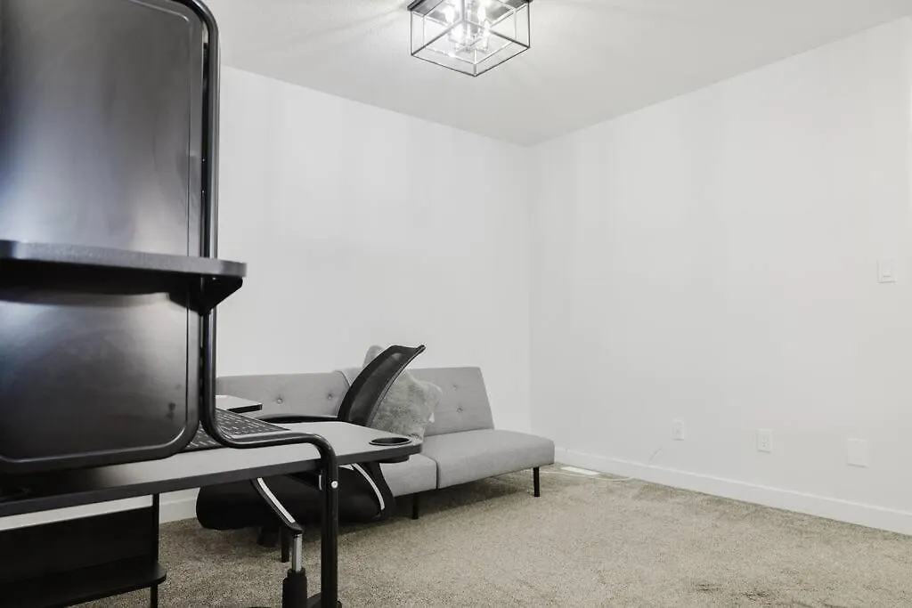 Holiday home Executive Modern Family Haven For Short Stays Edmonton