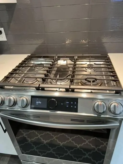 Executive Modern Family Haven For Short Stays Edmonton Canada