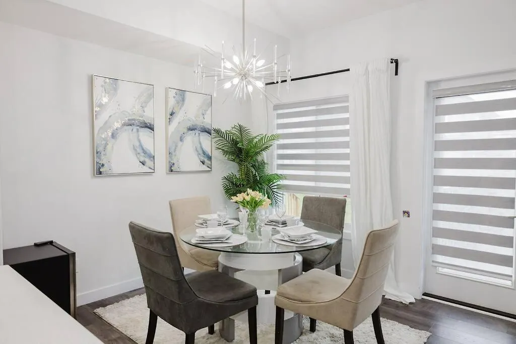 Executive Modern Family Haven For Short Stays Edmonton