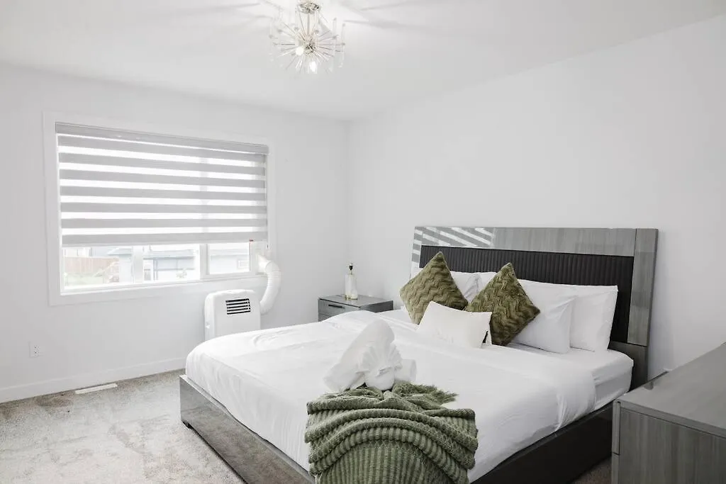 Holiday home Executive Modern Family Haven For Short Stays Edmonton Canada